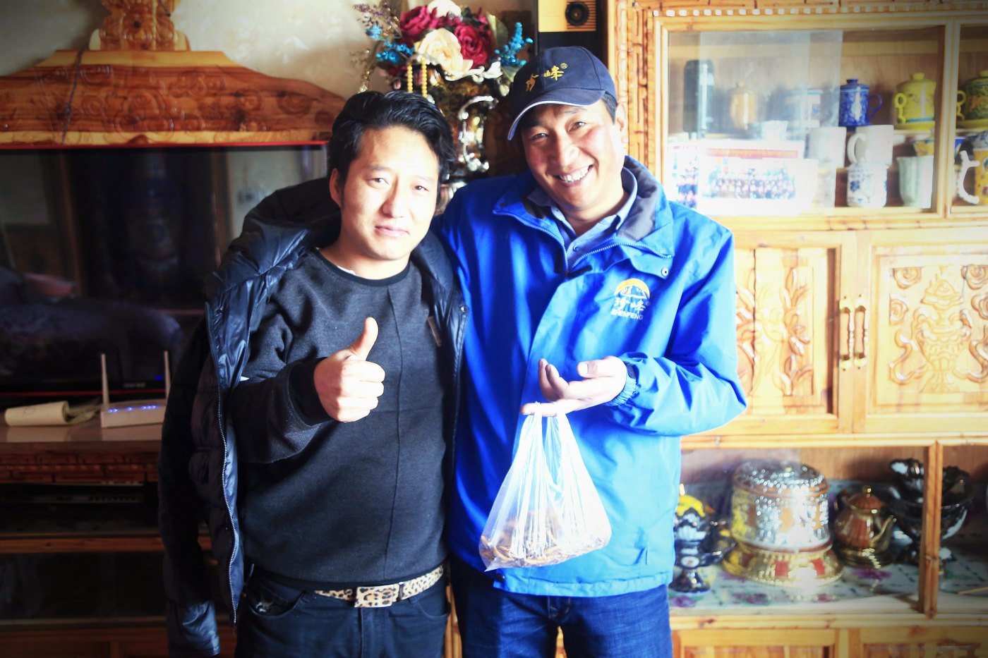 源头现收 · 草从牧民手里直接进仓库