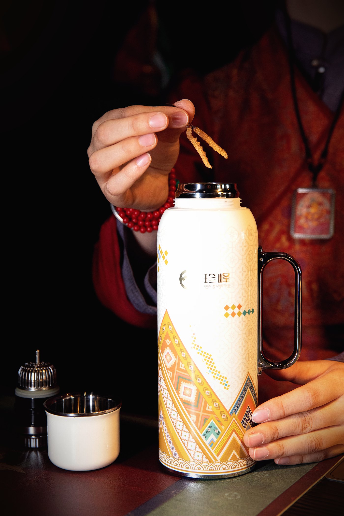 珍峰虫草壶 · 守住 80℃ 那条线