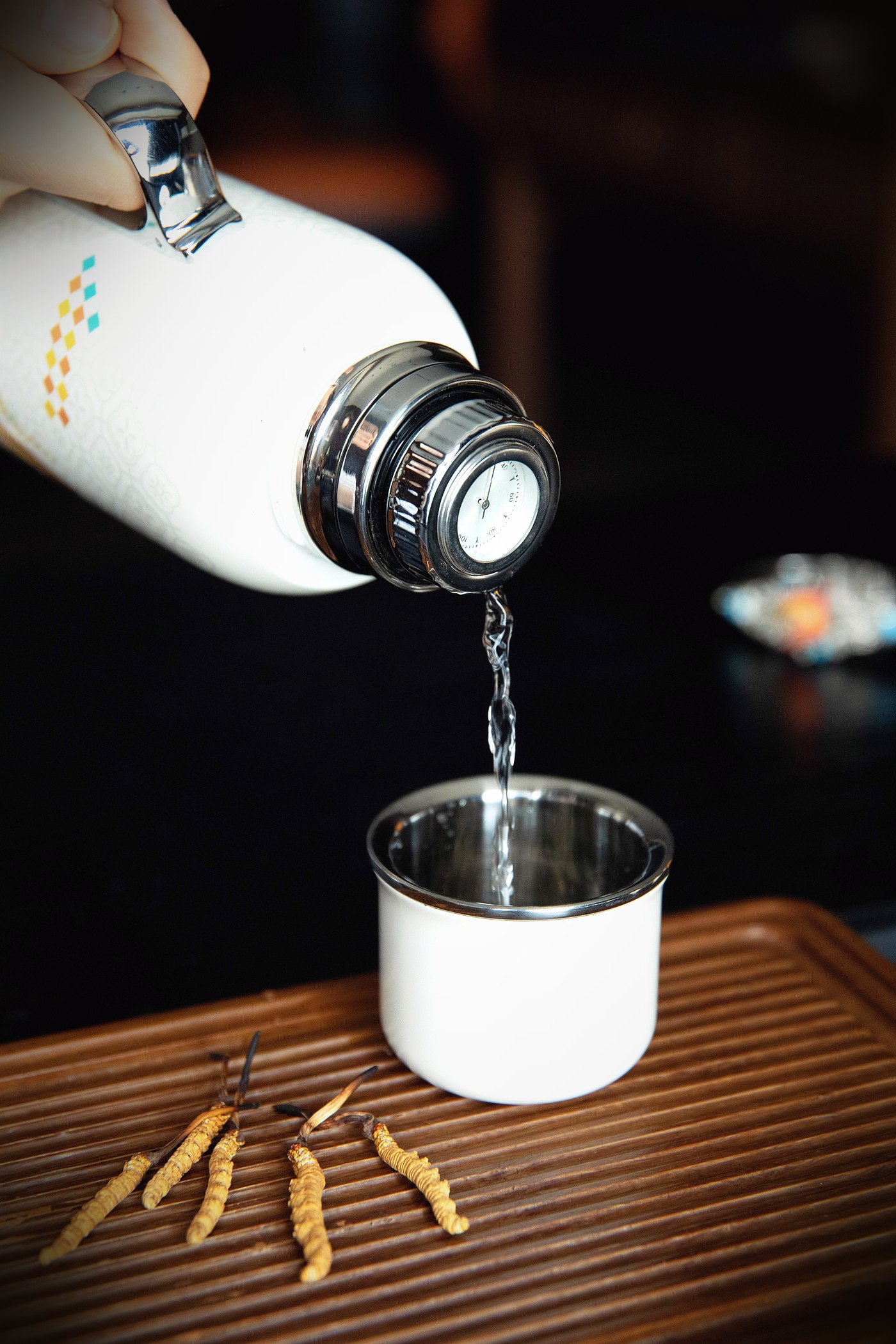 珍峰虫草壶 · 守住 80℃ 那条线